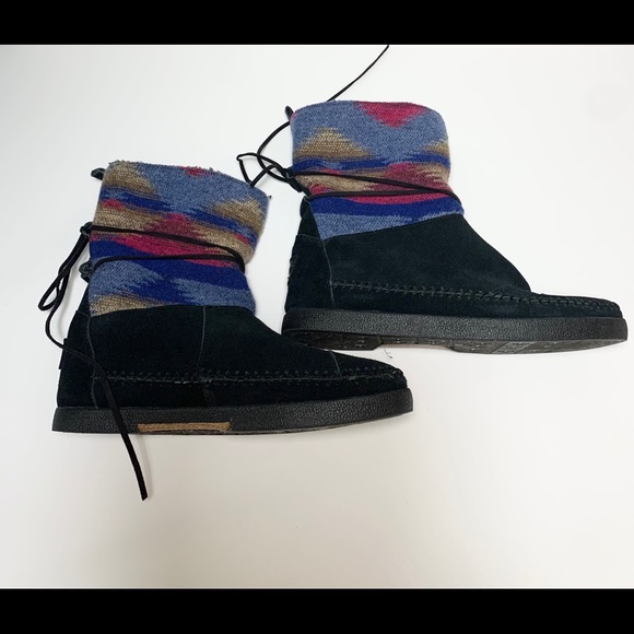 Toms Nepal Booties with Aztec like Print | 7.5 W - Picture 4 of 6